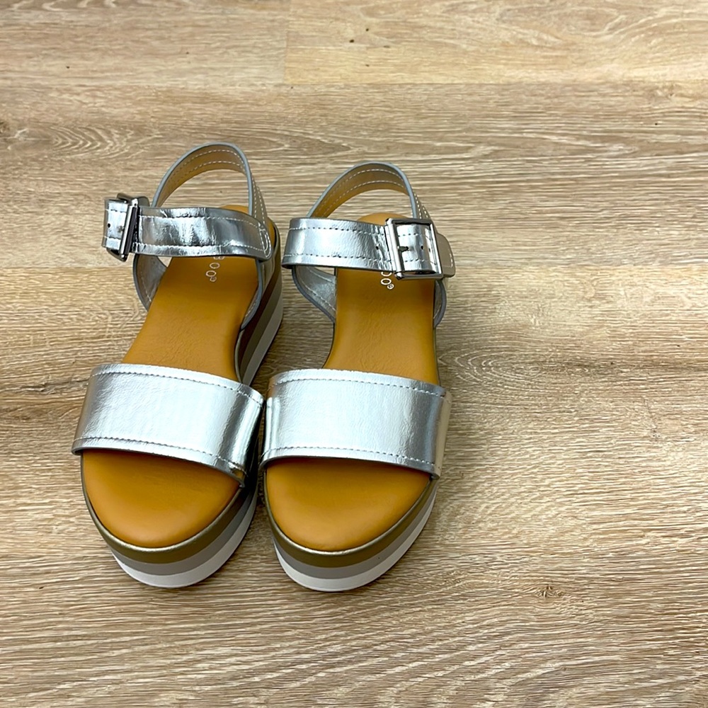 Platform sandals - Picture 2 of 5